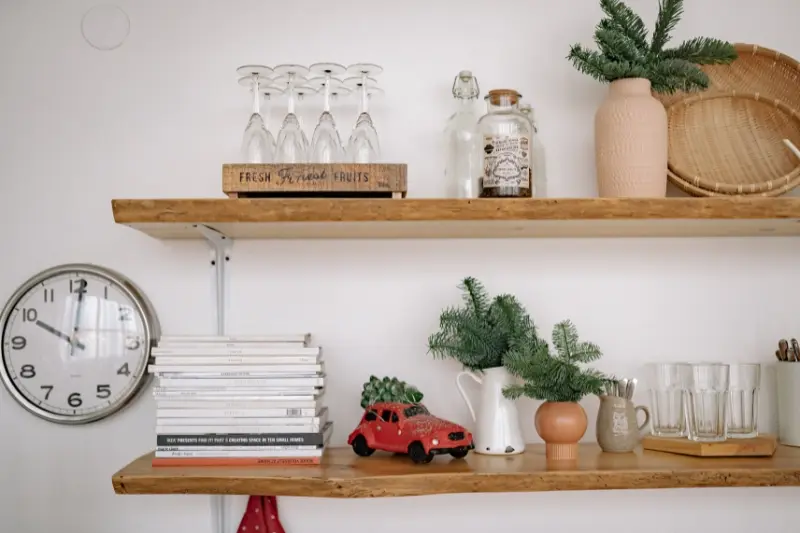 como decorar prateleira de cozinha