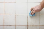 como limpar azulejo de banheiro engordurado