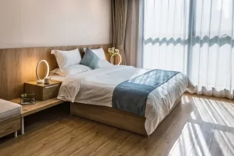 como tirar o cheiro de mofo do quarto