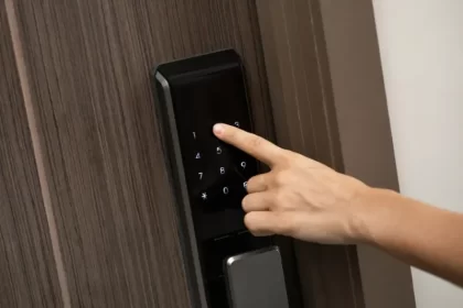 o que colocar na porta de entrada do apartamento