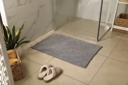 qual o melhor piso antiderrapante para banheiro