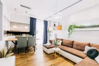 sala pequena de apartamento decorada